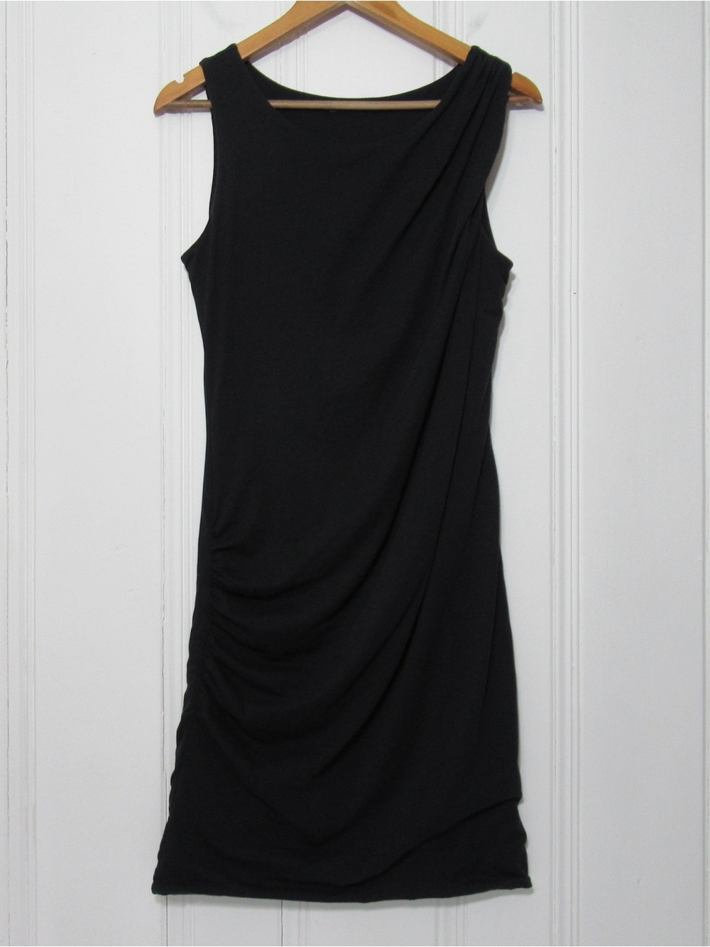 Velvet by Graham & Spencer Sleeveless Ruched Black Dress Size Large